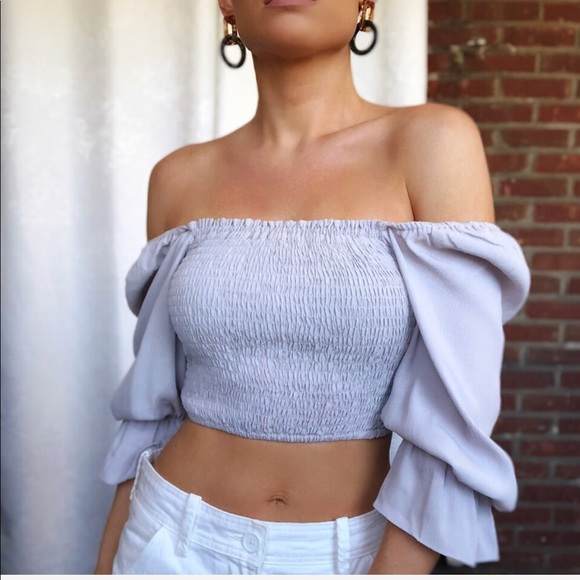 Last 1✨🆕Leighton Gray Puff Sleeve Smocked Top - Picture 7 of 8